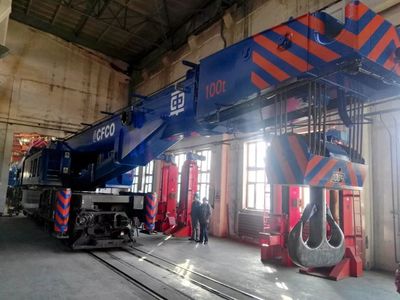 中车高铁专用1700t.m新型160t伸缩臂式铁路起重机完成考验